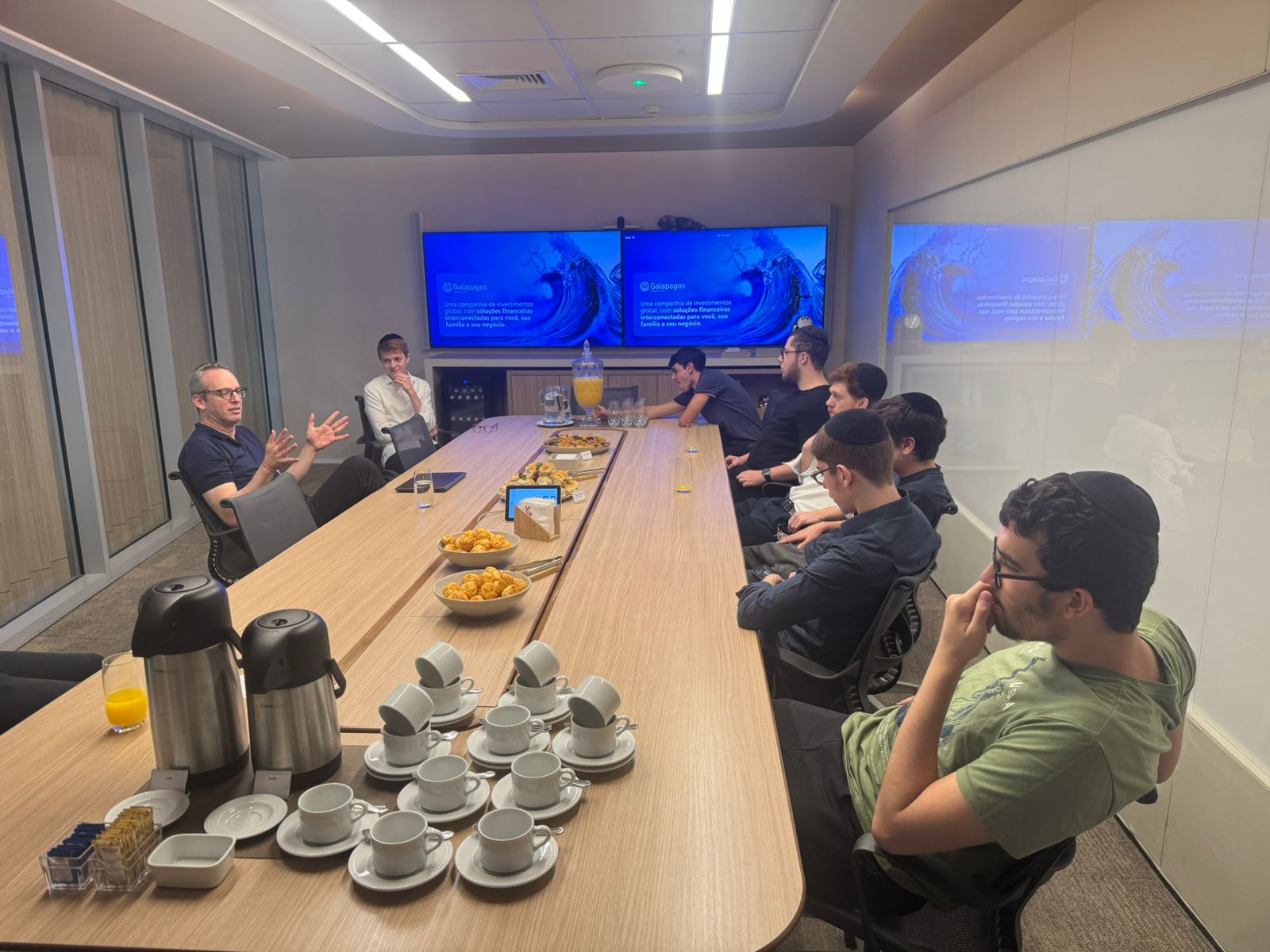 Apresentação sobre o mercado financeiro na Galápagos Capital
