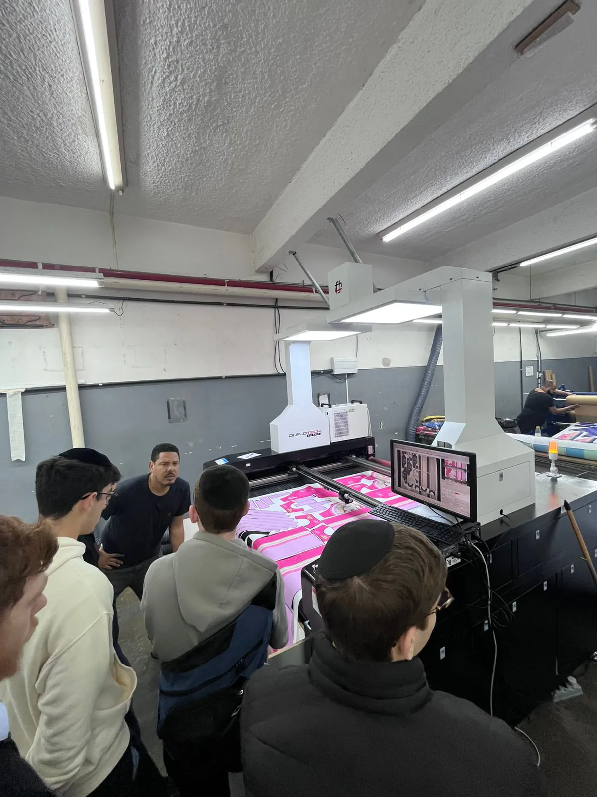 Apresentação institucional durante a visita à Nash